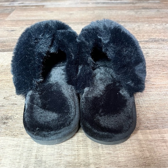 Luxurious Faux Fur Slippers - Black - Picture 4 of 6